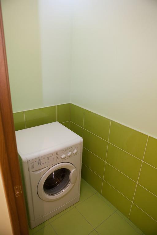 Apartment In 2 Min From Poznyaky Metro Station Kiev Buitenkant foto