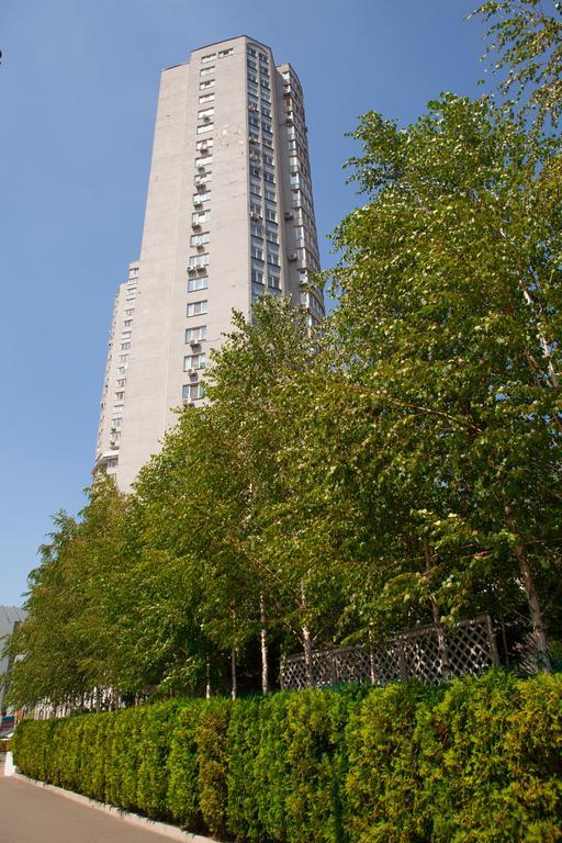 Apartment In 2 Min From Poznyaky Metro Station Kiev Buitenkant foto