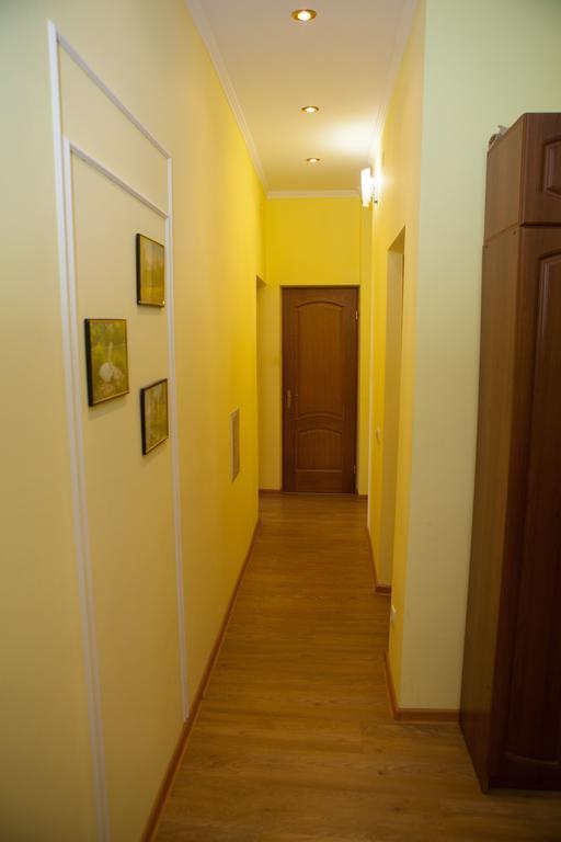 Apartment In 2 Min From Poznyaky Metro Station Kiev Buitenkant foto